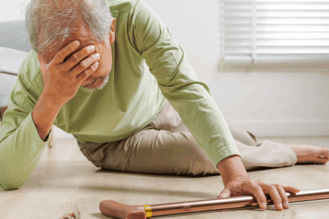 How Fear of Falling Affects Seniors: How to Help
